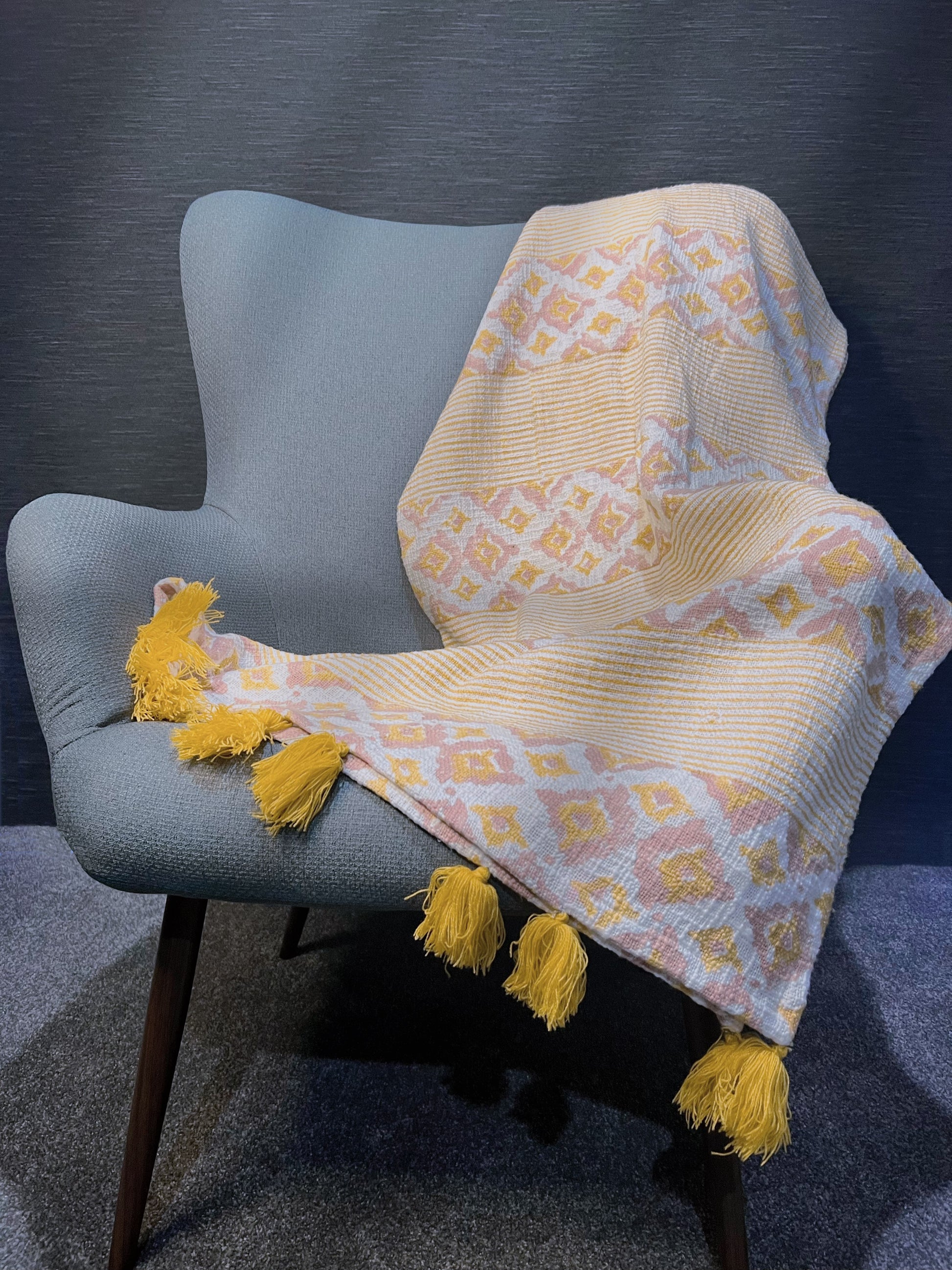 Yellow tassel throw blanket hotsell
